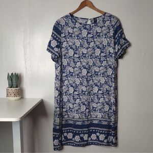 Emery Rose Floral Blue and White Dress
Size Large